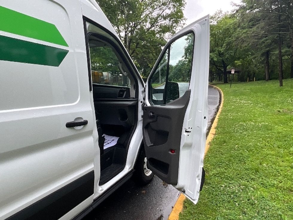 Cargo Van (Panel Van)-Alternative Fuel Trucks & Tractors-Ford-2022-TRAN350E-Reading-PA-5,381\n\t\tmiles-$ 35,500 - Image 20