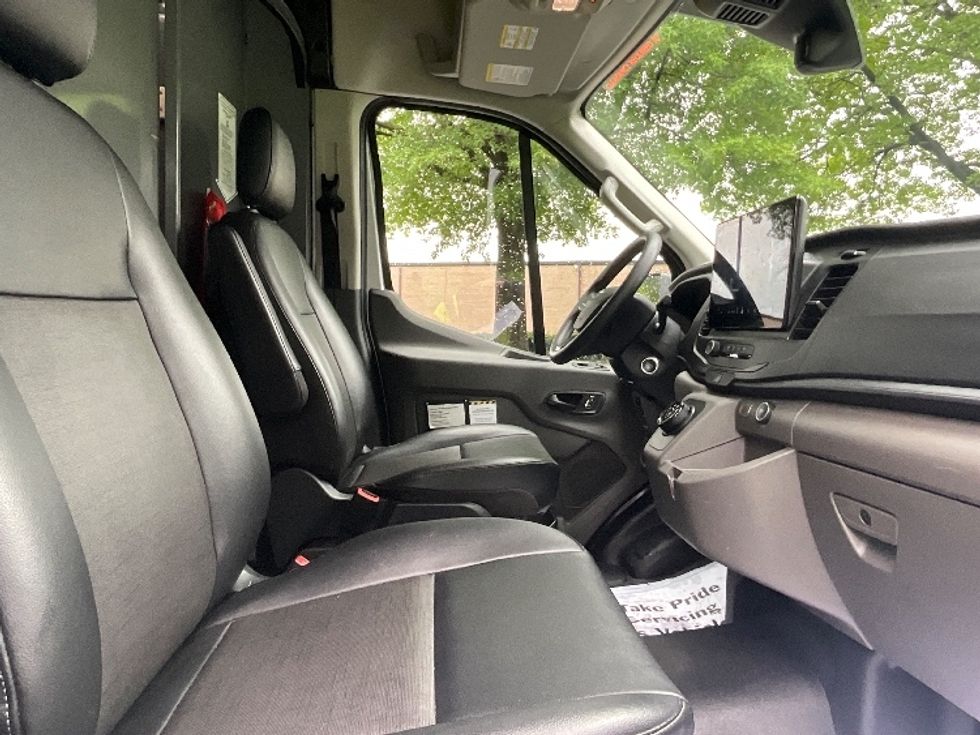 Cargo Van (Panel Van)-Alternative Fuel Trucks & Tractors-Ford-2022-TRAN350E-Reading-PA-5,381\n\t\tmiles-$ 35,500 - Image 22