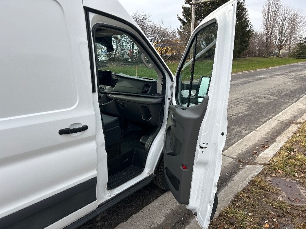 Cargo Van (Panel Van)-Alternative Fuel Trucks & Tractors-Ford-2022-TRAN350E-Rochester-NY-6,112\n\t\tmiles-$ 40,000 - Image 17
