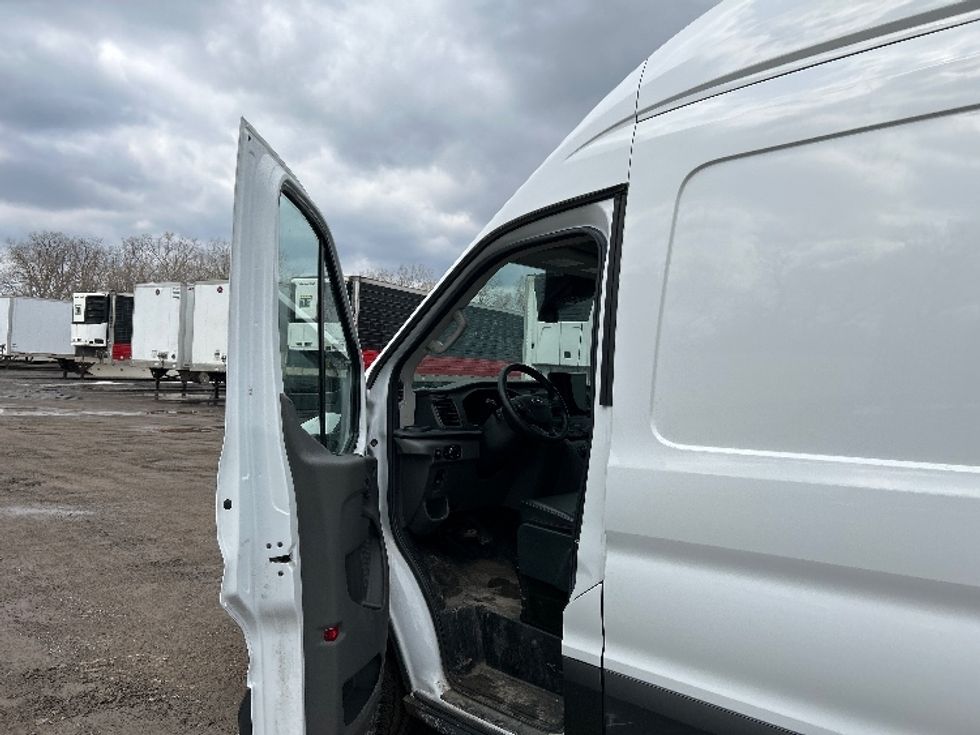 Cargo Van (Panel Van)-Alternative Fuel Trucks & Tractors-Ford-2022-TRAN350E-Rochester-NY-8,762\n\t\tmiles-$ 39,750 - Image 14