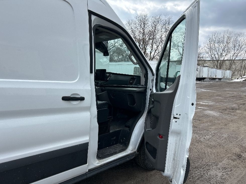 Cargo Van (Panel Van)-Alternative Fuel Trucks & Tractors-Ford-2022-TRAN350E-Rochester-NY-8,762\n\t\tmiles-$ 39,750 - Image 18