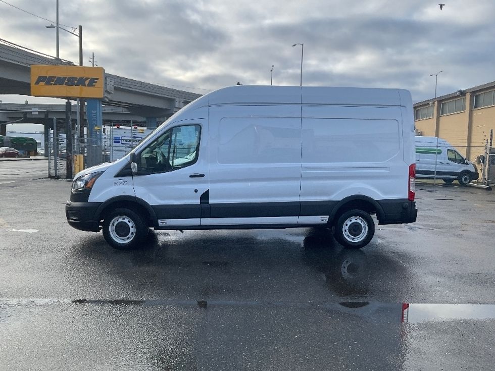 Cargo Van (Panel Van)-Alternative Fuel Trucks & Tractors-Ford-2022-TRAN350E-Seattle-WA-14,523\n\t\tmiles-$ 40,000 - Image 4