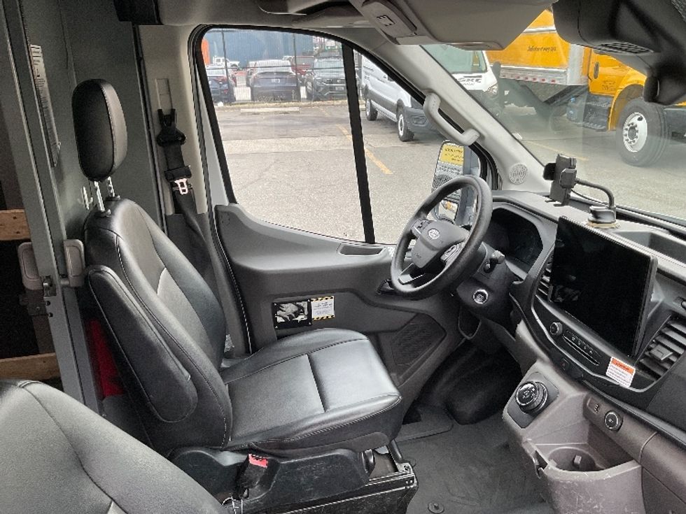 Cargo Van (Panel Van)-Alternative Fuel Trucks & Tractors-Ford-2022-TRAN350E-Seattle-WA-33,082\n\t\tmiles-$ 38,250 - Image 22