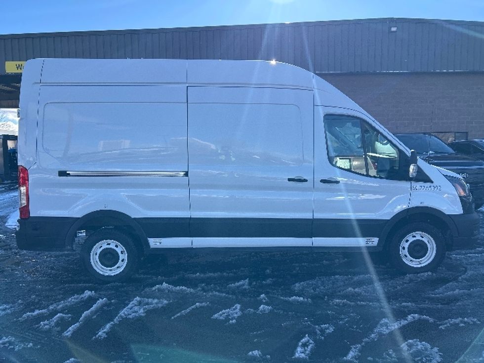 Cargo Van (Panel Van)-Alternative Fuel Trucks & Tractors-Ford-2022-TRAN350E-Sparks-NV-7,476\n\t\tmiles-$ 43,000 - Image 15