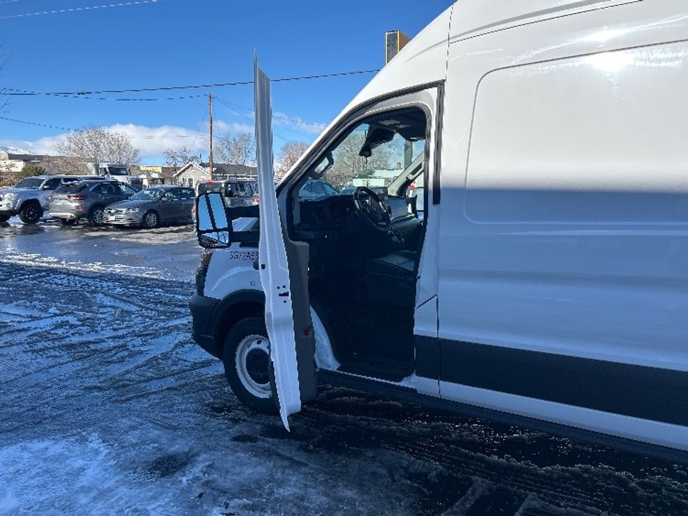 Cargo Van (Panel Van)-Alternative Fuel Trucks & Tractors-Ford-2022-TRAN350E-Sparks-NV-7,476\n\t\tmiles-$ 43,000 - Image 16