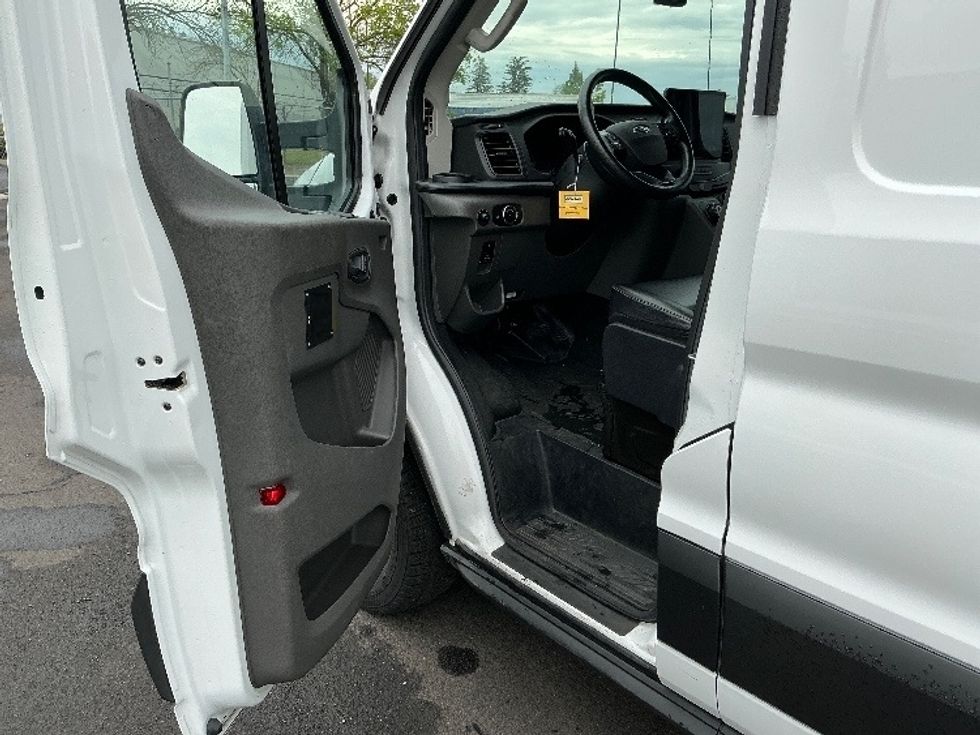 Cargo Van (Panel Van)-Alternative Fuel Trucks & Tractors-Ford-2022-TRAN350E-Stockton-CA-11,065\n\t\tmiles-$ 39,750 - Image 15