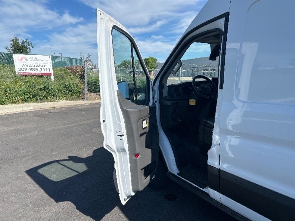 Cargo Van (Panel Van)-Alternative Fuel Trucks & Tractors-Ford-2022-TRAN350E-Stockton-CA-7,612\n\t\tmiles-$ 40,000 - Image 16
