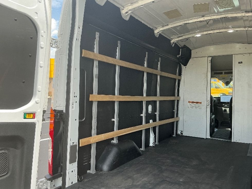 2022 Ford Transit photo 8