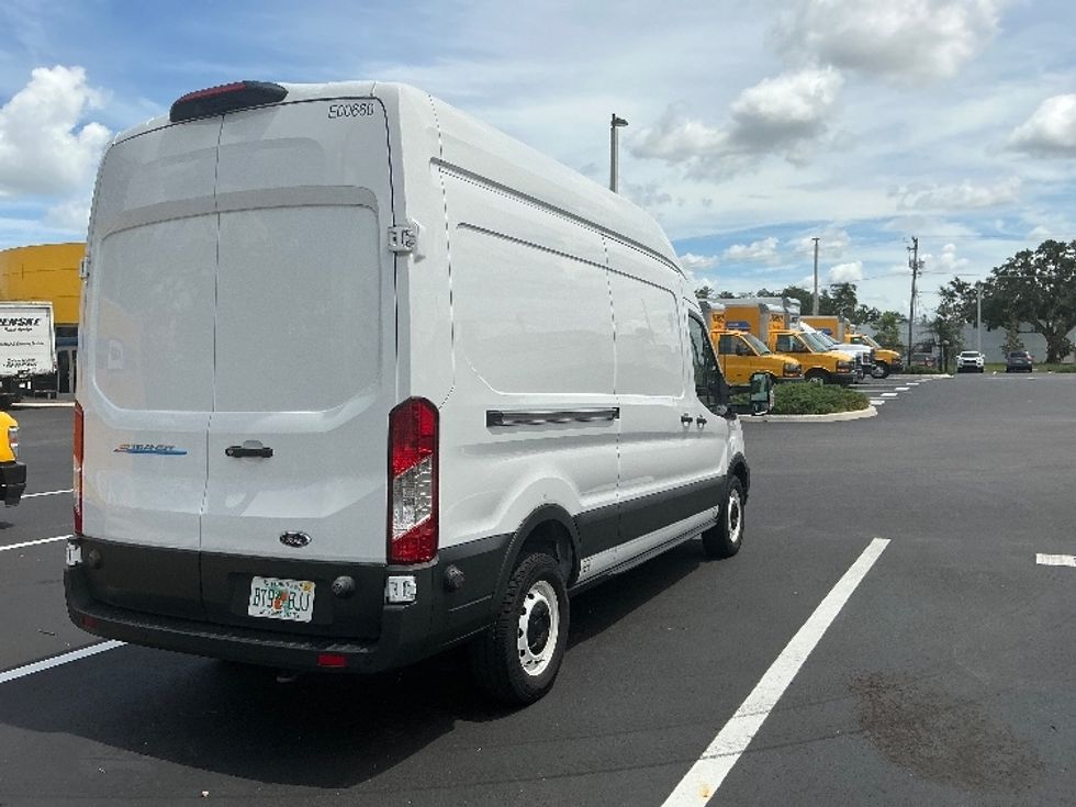 2022 Ford Transit photo 9