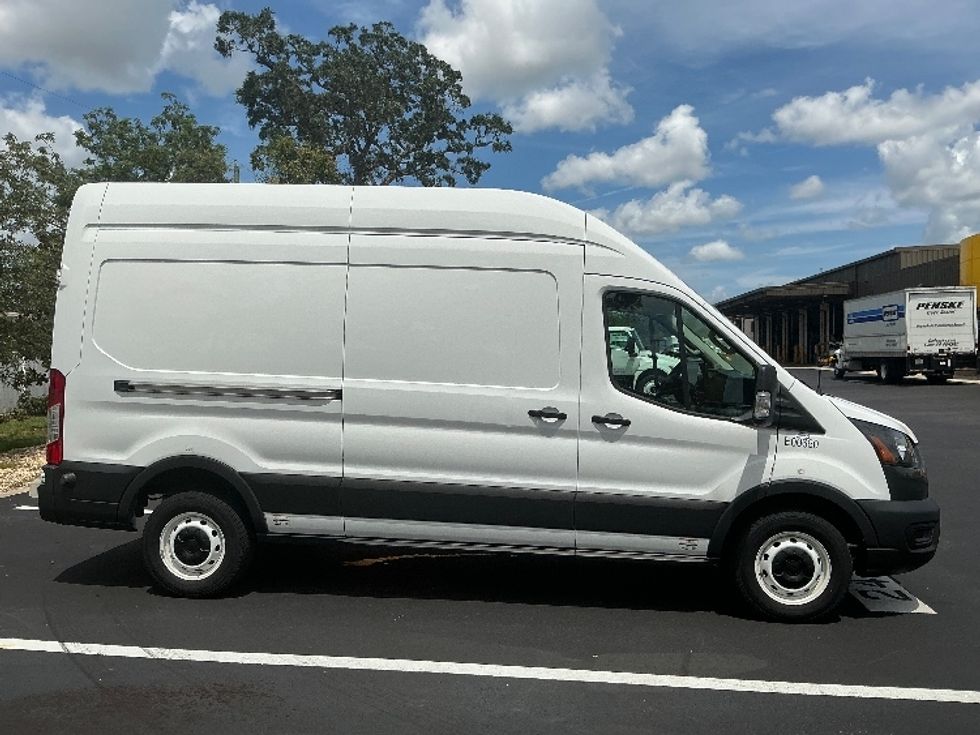 2022 Ford Transit photo 10