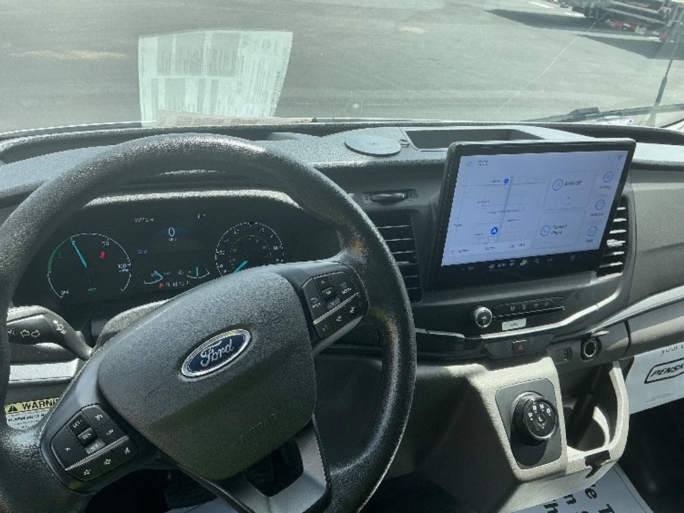 2022 Ford Transit photo 13