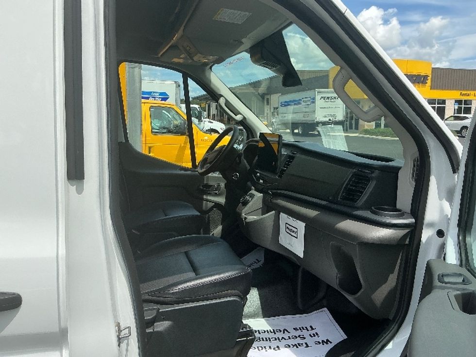 2022 Ford Transit photo 15