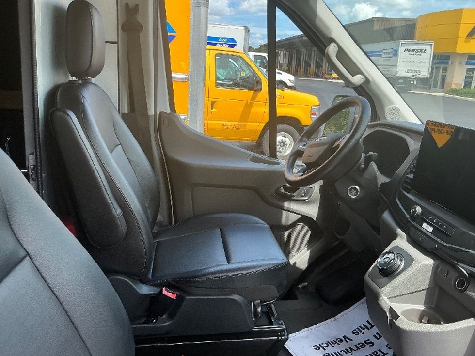2022 Ford Transit photo 17