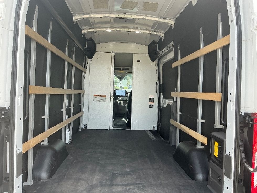 2022 Ford Transit photo 7
