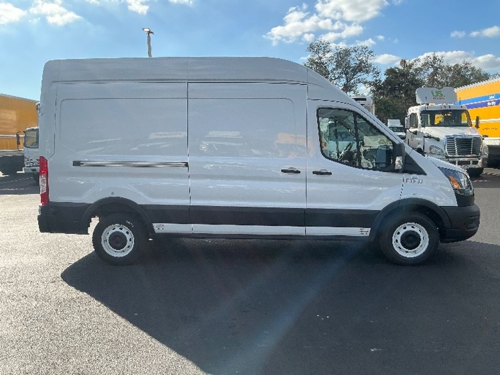 Cargo Van (Panel Van)-Alternative Fuel Trucks & Tractors-Ford-2022-TRAN350E-Tampa-FL-2,771\n\t\tmiles-$ 38,000 - Image 15