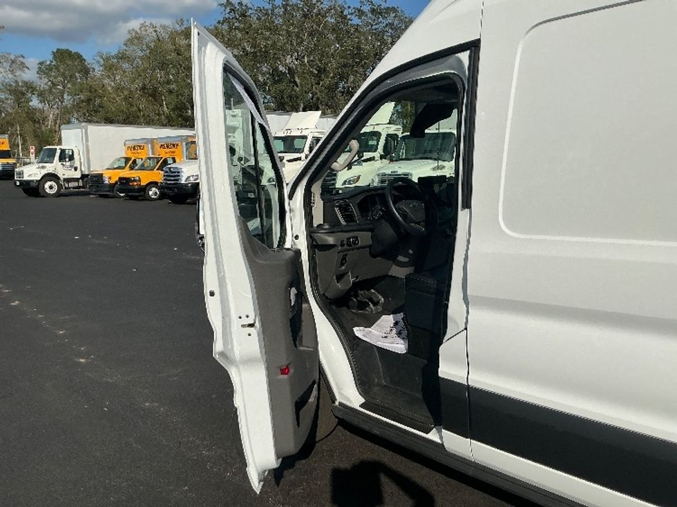 Cargo Van (Panel Van)-Alternative Fuel Trucks & Tractors-Ford-2022-TRAN350E-Tampa-FL-2,771\n\t\tmiles-$ 38,000 - Image 16