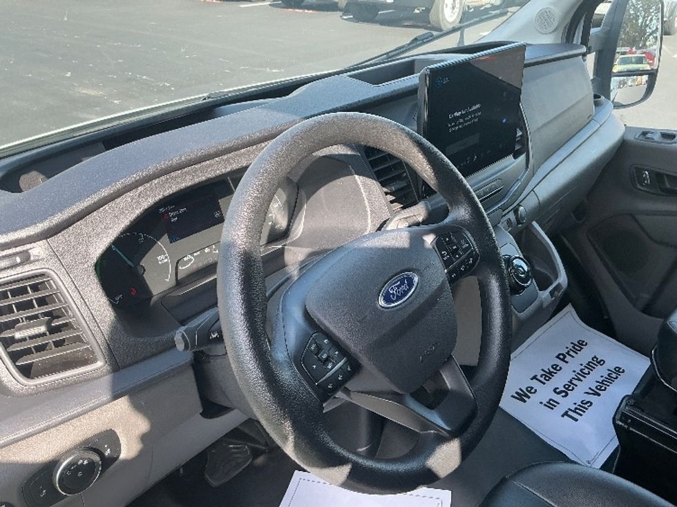 Cargo Van (Panel Van)-Alternative Fuel Trucks & Tractors-Ford-2022-TRAN350E-Tampa-FL-2,771\n\t\tmiles-$ 38,000 - Image 17
