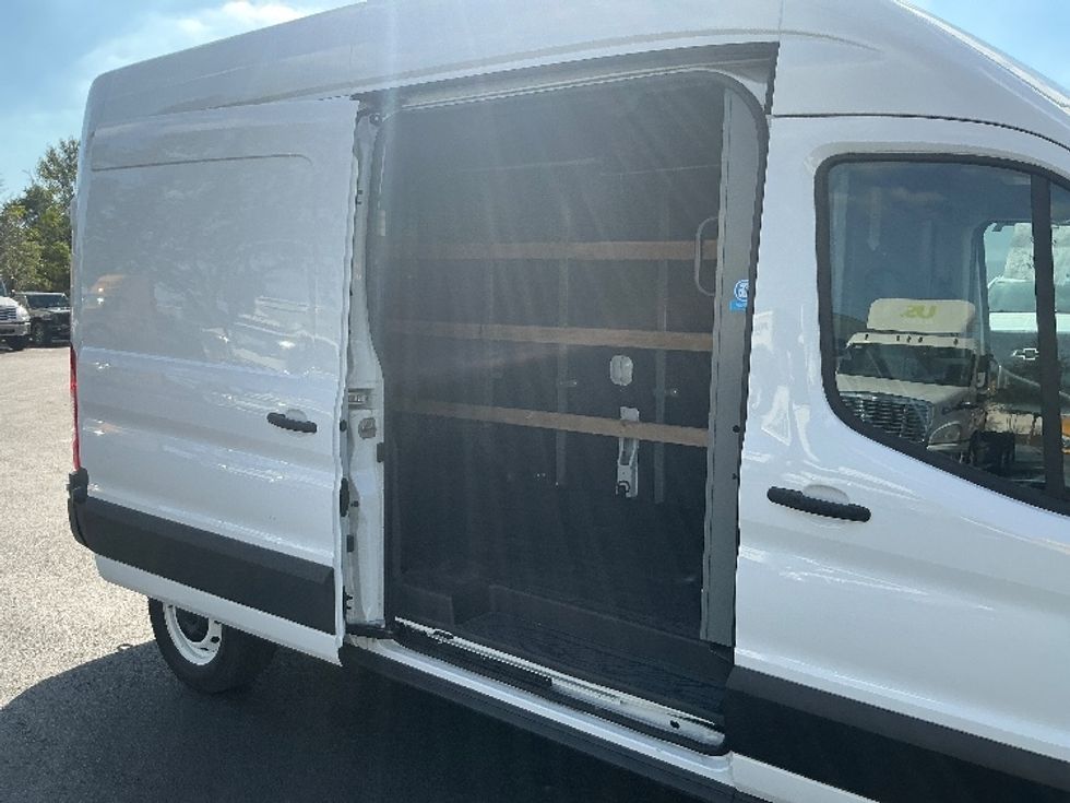 Cargo Van (Panel Van)-Alternative Fuel Trucks & Tractors-Ford-2022-TRAN350E-Tampa-FL-2,771\n\t\tmiles-$ 38,000 - Image 25