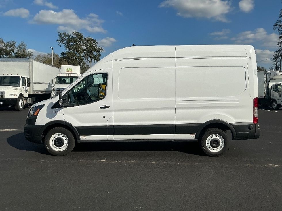 Cargo Van (Panel Van)-Alternative Fuel Trucks & Tractors-Ford-2022-TRAN350E-Tampa-FL-2,771\n\t\tmiles-$ 38,000 - Image 4