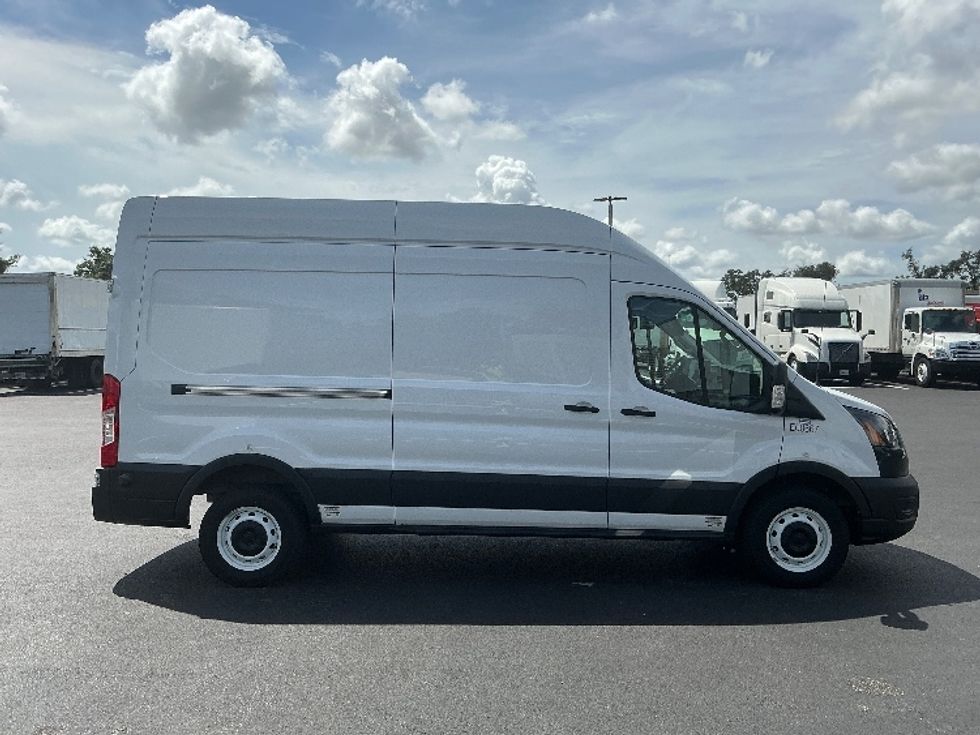 Cargo Van (Panel Van)-Alternative Fuel Trucks & Tractors-Ford-2022-TRAN350E-Tampa-FL-4,794\n\t\tmiles-$ 38,750 - Image 12