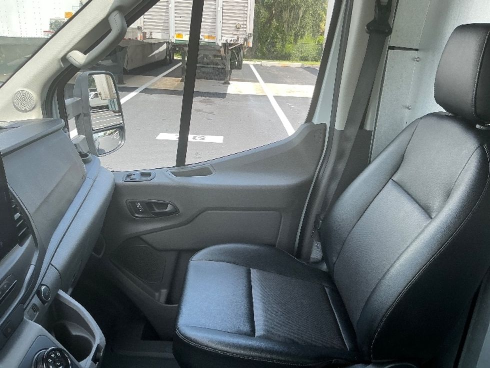 Cargo Van (Panel Van)-Alternative Fuel Trucks & Tractors-Ford-2022-TRAN350E-Tampa-FL-4,794\n\t\tmiles-$ 38,750 - Image 16