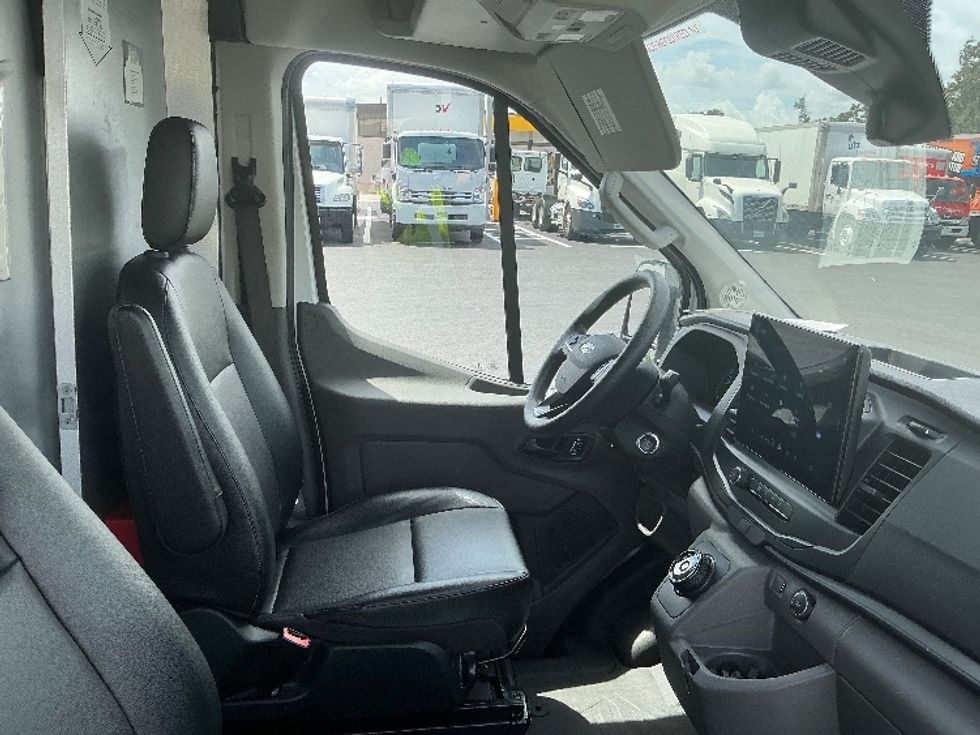 Cargo Van (Panel Van)-Alternative Fuel Trucks & Tractors-Ford-2022-TRAN350E-Tampa-FL-4,794\n\t\tmiles-$ 38,750 - Image 19