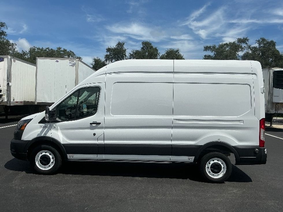 Cargo Van (Panel Van)-Alternative Fuel Trucks & Tractors-Ford-2022-TRAN350E-Tampa-FL-4,794\n\t\tmiles-$ 38,750 - Image 4