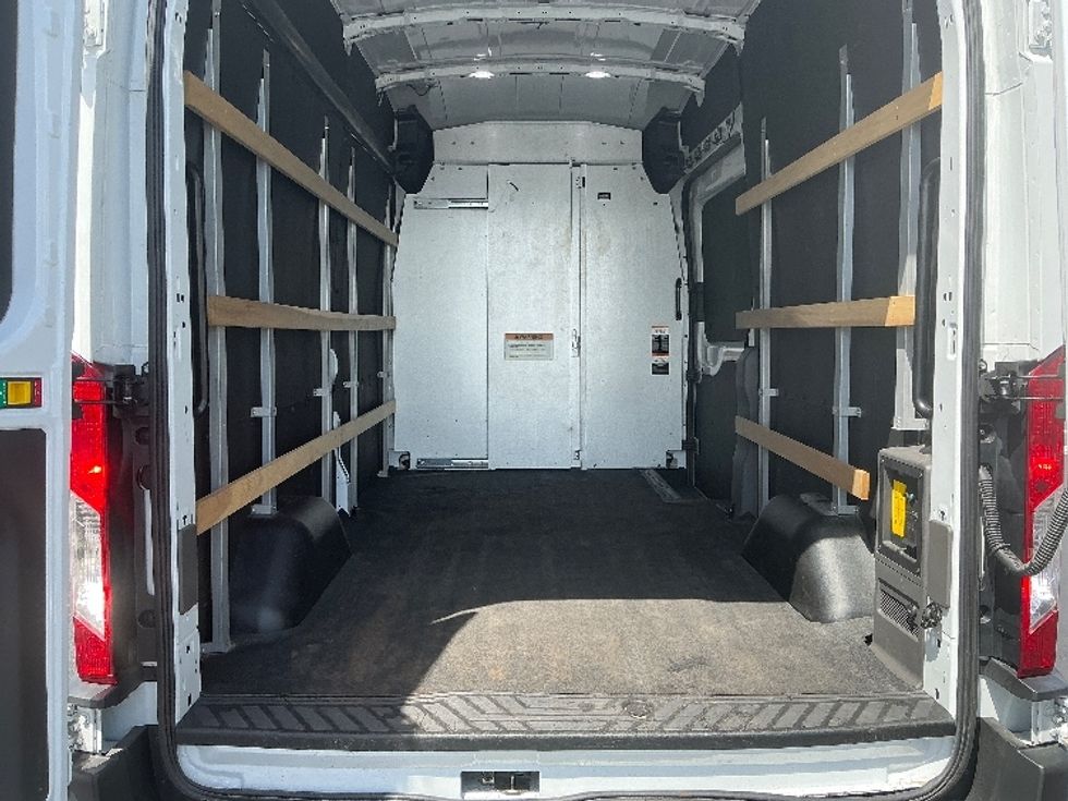 Cargo Van (Panel Van)-Alternative Fuel Trucks & Tractors-Ford-2022-TRAN350E-Tampa-FL-4,794\n\t\tmiles-$ 38,750 - Image 8