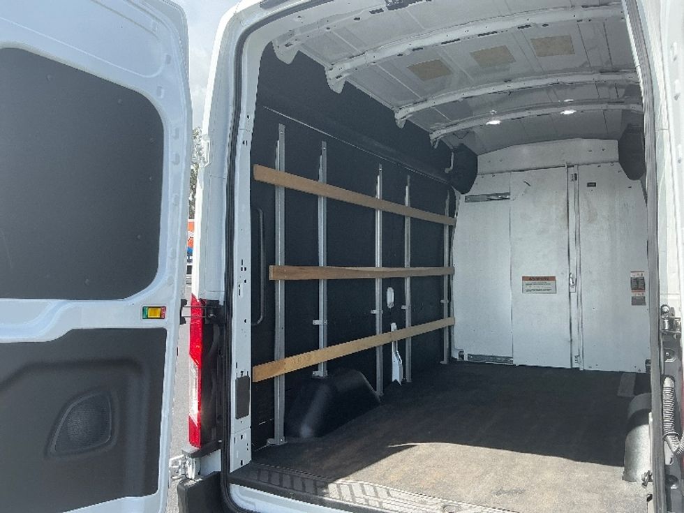 Cargo Van (Panel Van)-Alternative Fuel Trucks & Tractors-Ford-2022-TRAN350E-Tampa-FL-4,794\n\t\tmiles-$ 38,750 - Image 9