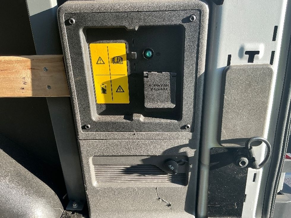 Cargo Van (Panel Van)-Alternative Fuel Trucks & Tractors-Ford-2022-TRAN350E-Tampa-FL-7,079\n\t\tmiles-$ 38,500 - Image 25