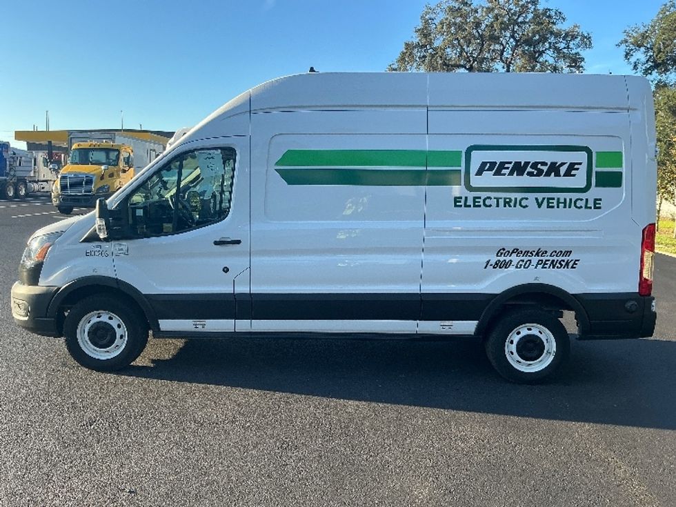 Cargo Van (Panel Van)-Alternative Fuel Trucks & Tractors-Ford-2022-TRAN350E-Tampa-FL-7,079\n\t\tmiles-$ 38,500 - Image 4