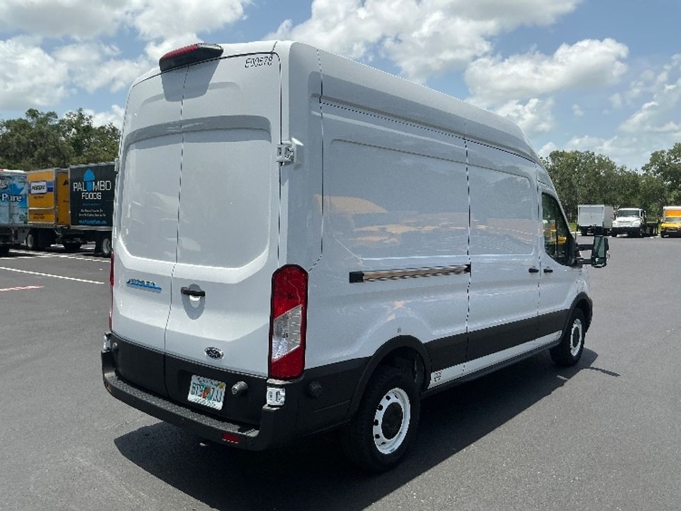2022 Ford Transit photo 4