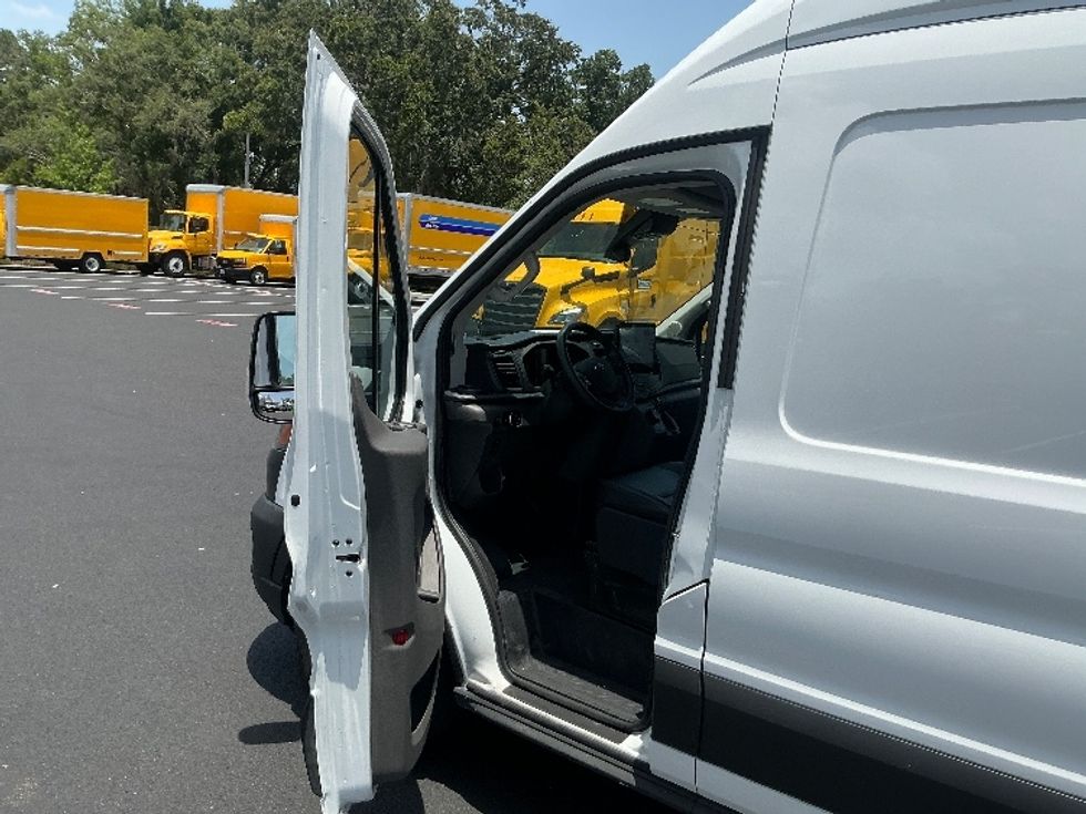 2022 Ford Transit photo 6