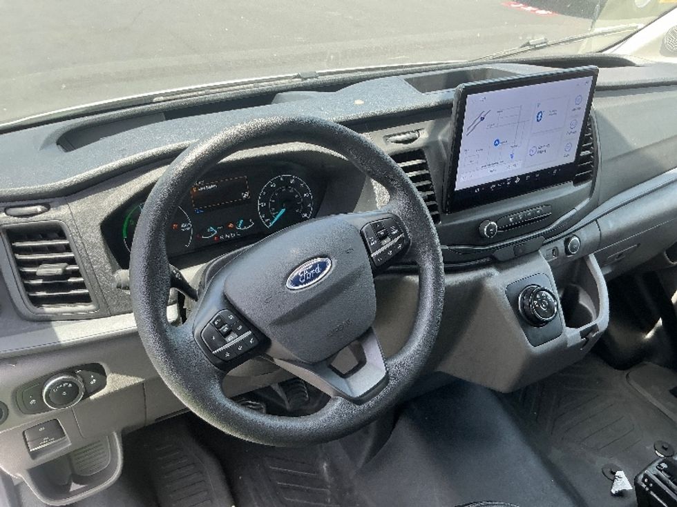 2022 Ford Transit photo 8