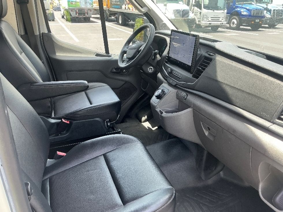 2022 Ford Transit photo 12