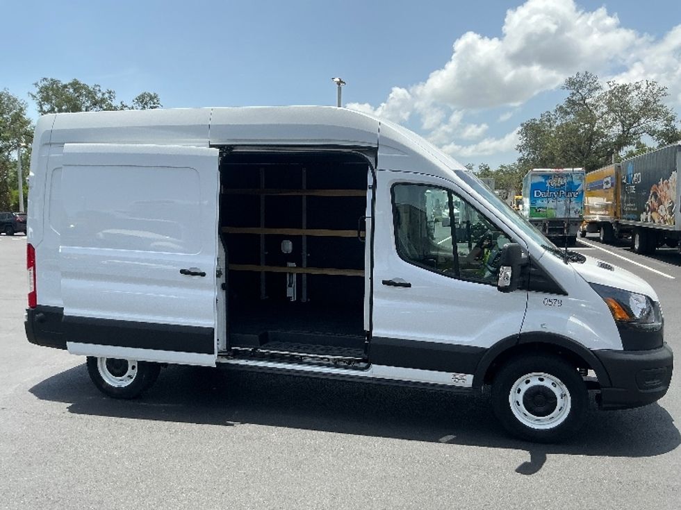Cargo Van (Panel Van)-Alternative Fuel Trucks & Tractors-Ford-2022-TRAN350E-Tampa-FL-7,306\n\t\tmiles-$ 38,500 - Image 23