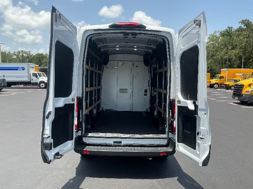 2022 Ford Transit photo 3
