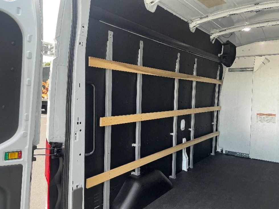 Cargo Van (Panel Van)-Alternative Fuel Trucks & Tractors-Ford-2022-TRAN350E-Tampa-FL-7,306\n\t\tmiles-$ 38,500 - Image 9