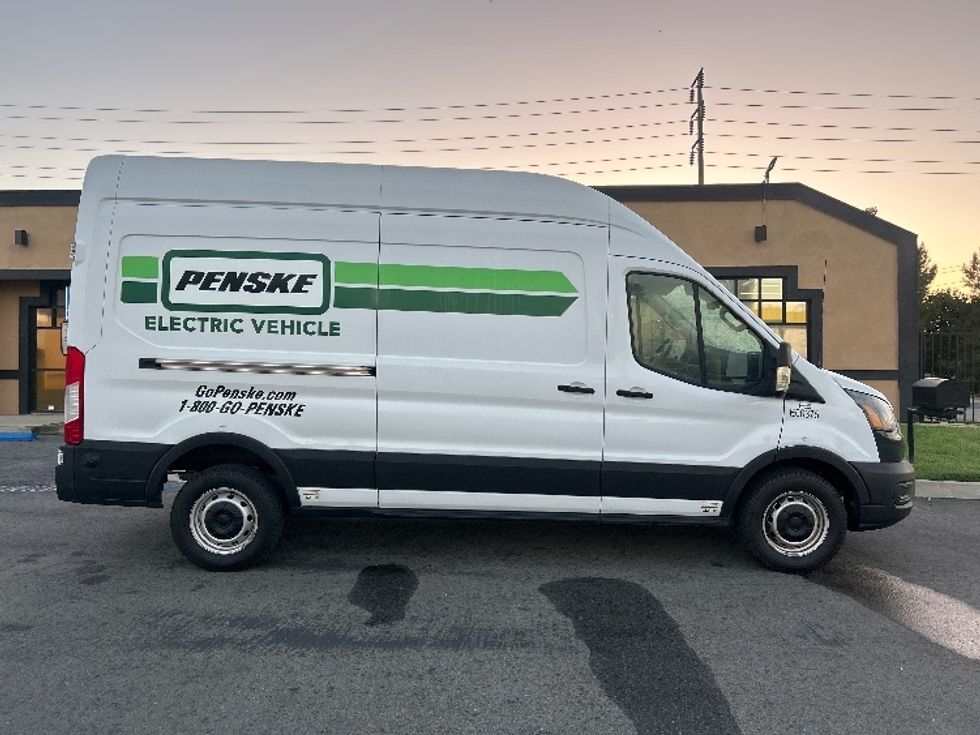 Cargo Van (Panel Van)-Alternative Fuel Trucks & Tractors-Ford-2022-TRAN350E-Torrance-CA-18,143\n\t\tmiles-$ 27,000 - Image 15