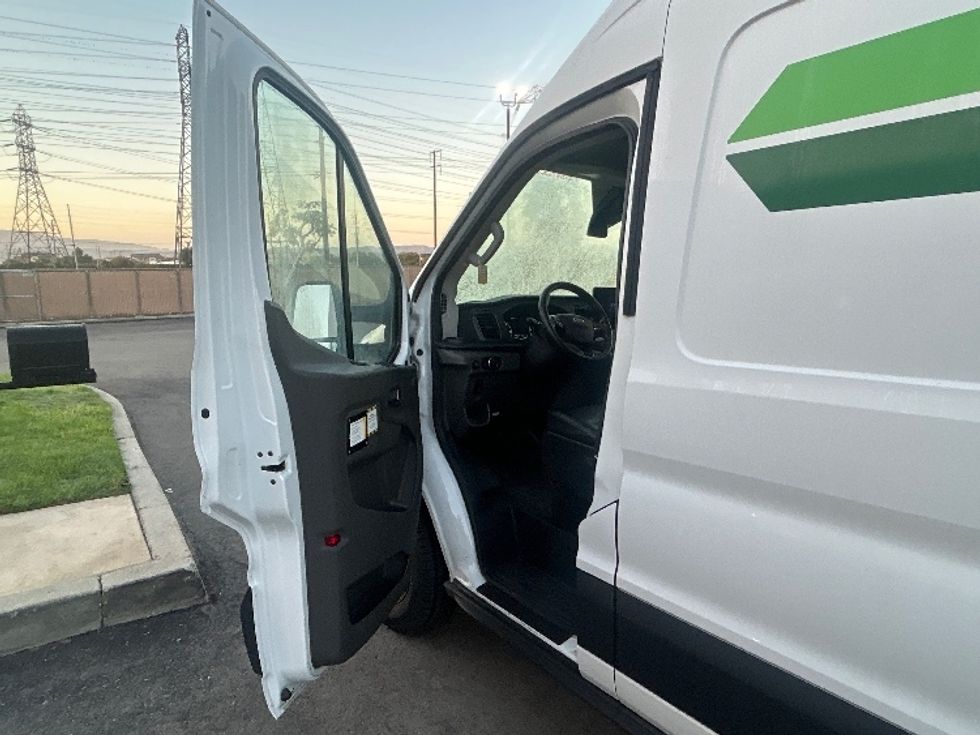 Cargo Van (Panel Van)-Alternative Fuel Trucks & Tractors-Ford-2022-TRAN350E-Torrance-CA-18,143\n\t\tmiles-$ 27,000 - Image 16