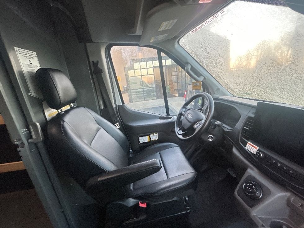 Cargo Van (Panel Van)-Alternative Fuel Trucks & Tractors-Ford-2022-TRAN350E-Torrance-CA-18,143\n\t\tmiles-$ 27,000 - Image 22
