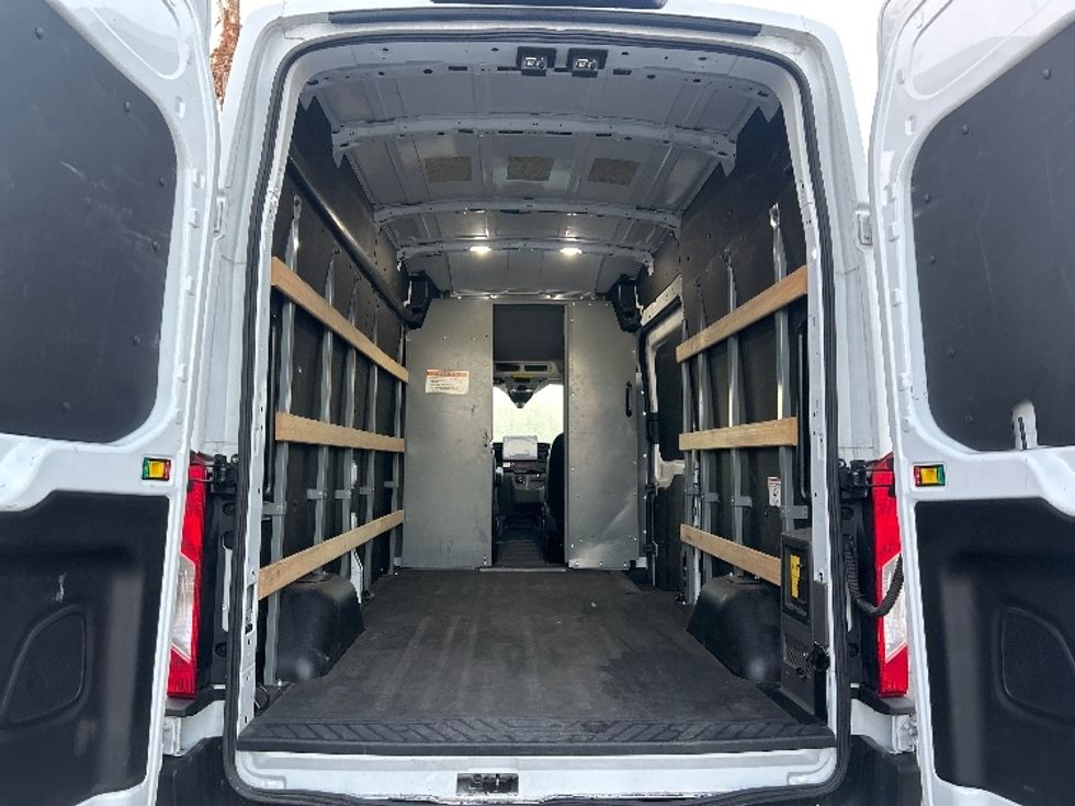 Cargo Van (Panel Van)-Alternative Fuel Trucks & Tractors-Ford-2022-TRAN350E-Torrance-CA-18,143\n\t\tmiles-$ 27,000 - Image 9