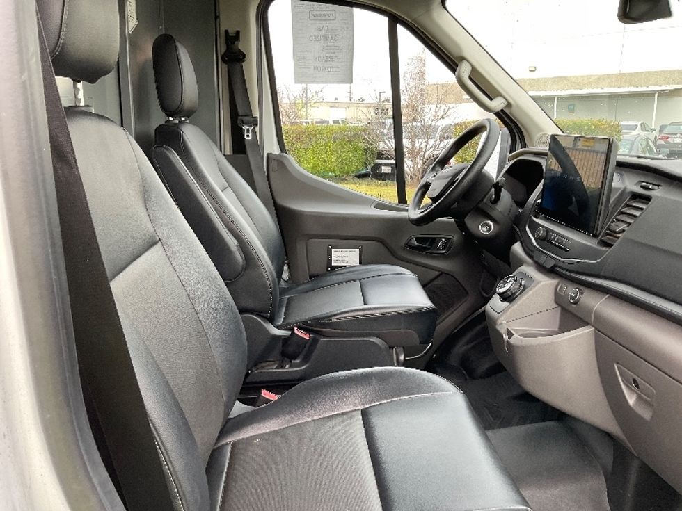 Cargo Van (Panel Van)-Alternative Fuel Trucks & Tractors-Ford-2022-TRAN350E-Torrance-CA-19,035\n\t\tmiles-$ 40,000 - Image 21