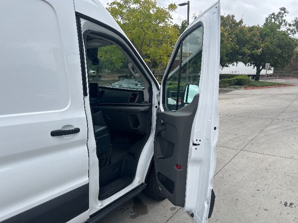 Cargo Van (Panel Van)-Alternative Fuel Trucks & Tractors-Ford-2022-TRAN350E-Torrance-CA-19,950\n\t\tmiles-$ 27,000 - Image 19