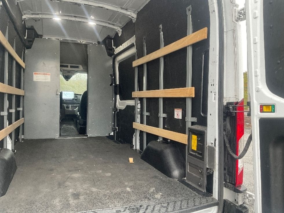 Cargo Van (Panel Van)-Alternative Fuel Trucks & Tractors-Ford-2022-TRAN350E-Torrance-CA-20,556\n\t\tmiles-$ 40,000 - Image 11