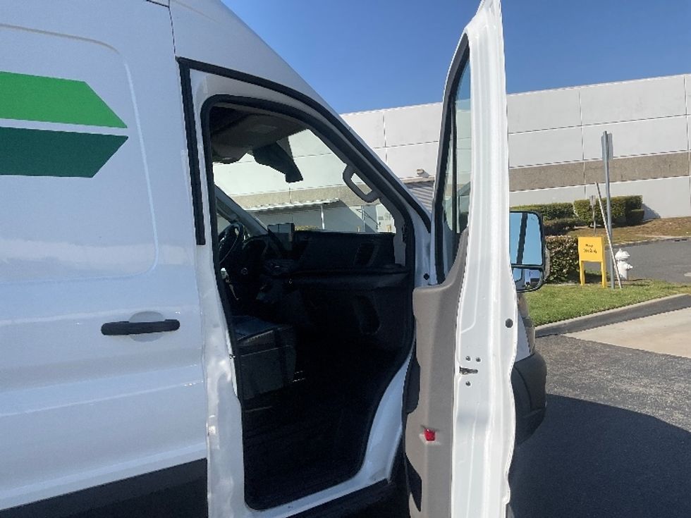 Cargo Van (Panel Van)-Alternative Fuel Trucks & Tractors-Ford-2022-TRAN350E-Torrance-CA-20,976\n\t\tmiles-$ 39,500 - Image 17
