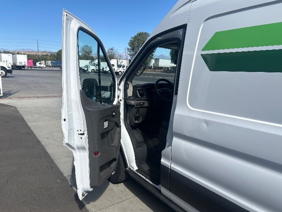 Cargo Van (Panel Van)-Alternative Fuel Trucks & Tractors-Ford-2022-TRAN350E-Torrance-CA-21,509\n\t\tmiles-$ 24,000 - Image 15