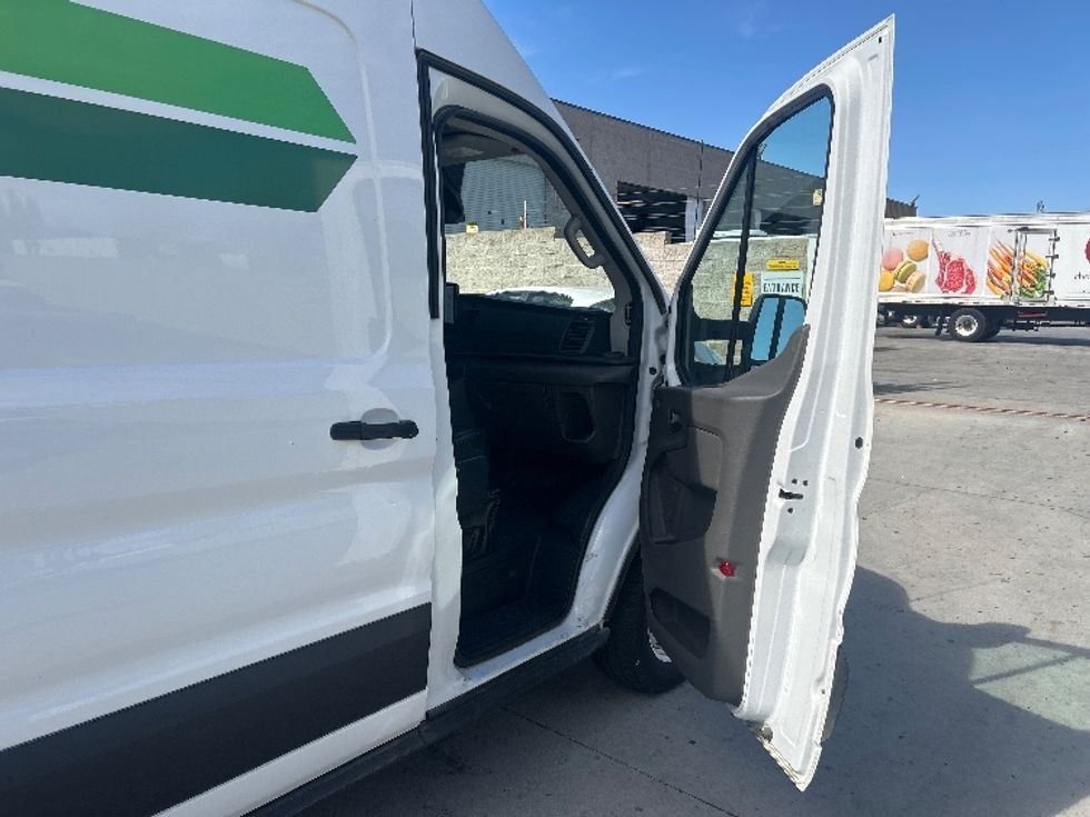 Cargo Van (Panel Van)-Alternative Fuel Trucks & Tractors-Ford-2022-TRAN350E-Torrance-CA-21,509\n\t\tmiles-$ 24,000 - Image 19