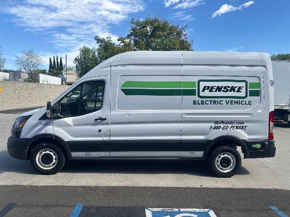 Cargo Van (Panel Van)-Alternative Fuel Trucks & Tractors-Ford-2022-TRAN350E-Torrance-CA-21,509\n\t\tmiles-$ 24,000 - Image 4
