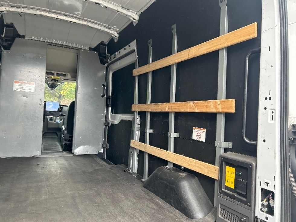 Cargo Van (Panel Van)-Alternative Fuel Trucks & Tractors-Ford-2022-TRAN350E-Torrance-CA-21,590\n\t\tmiles-$ 26,750 - Image 12